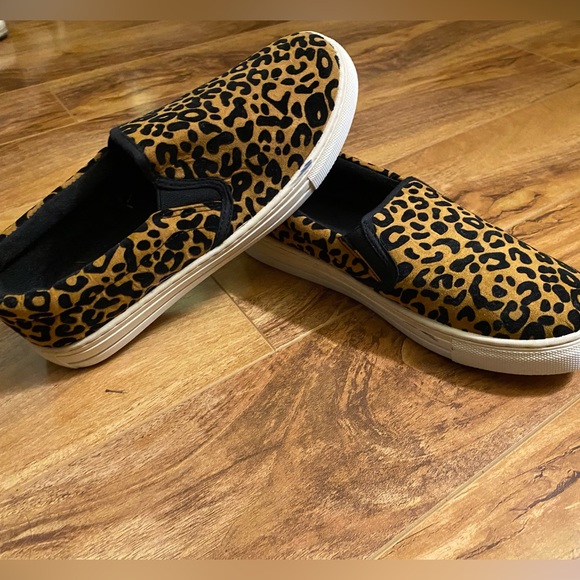 Qupid Shoes - Leopard Print Slip-on Shoes